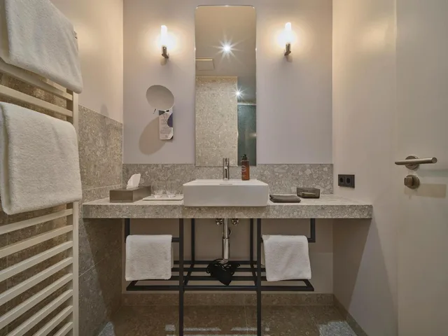 غرفة ديلوكس بسرير مزدوج أو سريرين منفصلين مع أريكة، Classik Hotel Alexander Plaza 5/5