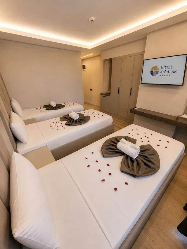 غرفة عائلية بسرير مزدوج وسرير فردي بإطلالة على المدينة بشرفة بـ3 غرف نوم، Hotel Kayalar 6/10