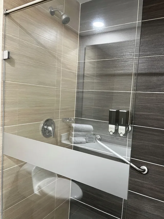 غرفة سوبيريور بسريرين منفصلين وسريرين كينج بإطلالة على المدينة، Arame Hotel 7/7