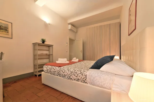 3 Bedrooms, City, Apartment, Queen and Twin Beds, Sofa، Wine Apartments Florence Colorino 2/5