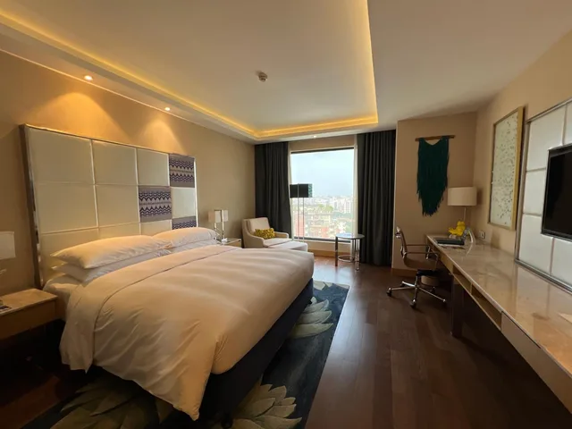 غرفة ديلوكس بسرير كينج، Renaissance Dhaka Gulshan Hotel 5/10