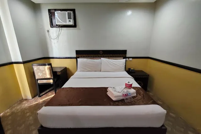 غرفة ديلوكس بسرير كوين، OYO 838 Manila Crown Palace Hotel 3/10