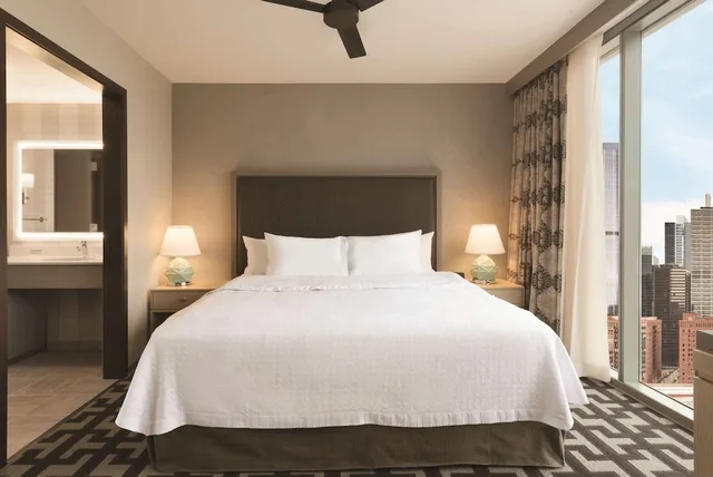 Skyline, Studio, Suite, King Bed، Homewood Suites by Hilton Chicago West Loop Fulton Market Area 2/5