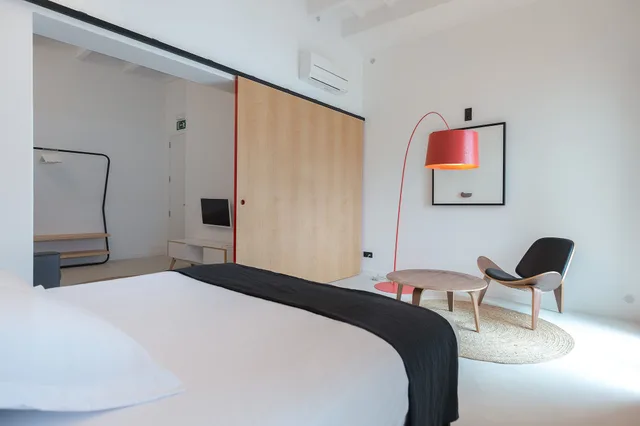 جناح بسرير كينج مع أريكة، Sodium Hotel Boutique 6/10