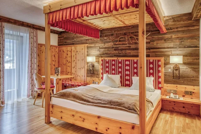 غرفة ديلوكس بشرفة، Alpenhotel Stolz 5/9