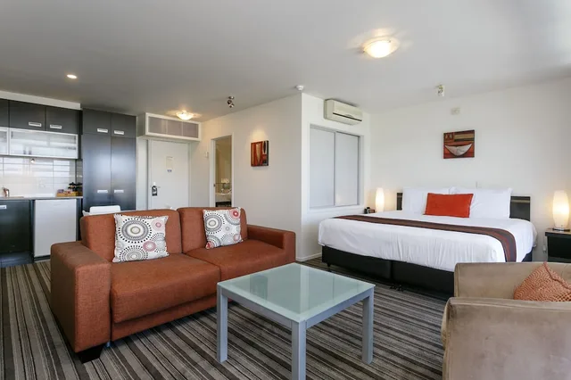 استوديو فاخر بسرير كينج بإطلالة على البحيرة، The Reef Resort 5/10