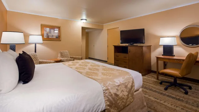 Room, King Bed, Balcony, Large, Best Western Plus Royal Oak Hotel 2/7