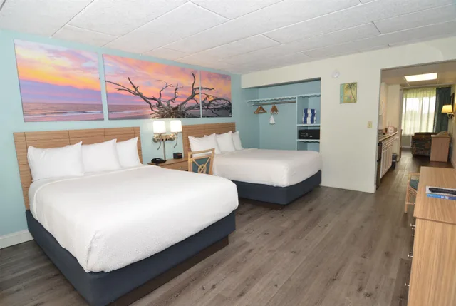 Suite, 2 Queen Beds, Ocean Front، Days Inn & Suites By Wyndham Jekyll Island 2/3