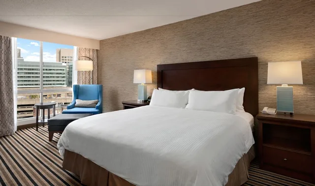 غرفة بسرير كينج، Wyndham Boston Beacon Hill 1/6
