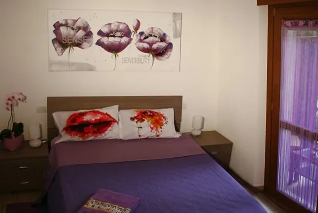غرفة بسرير مزدوج بحمام خاص، B&B Shelisa 1/2