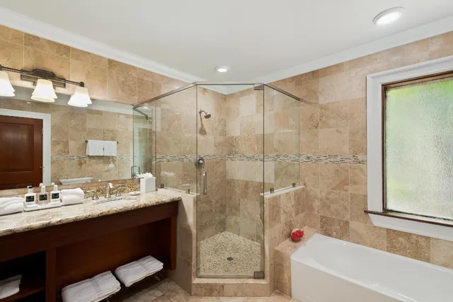 جناح ديلوكس بسرير كينج مع أريكة، The Buccaneer Beach & Golf Resort 3/3