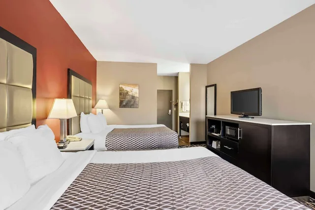 Standard, 2 Queen Beds, Pet Friendly, Best Western Carlisle 2/2