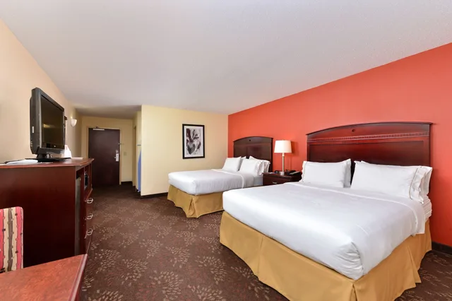 غرفة قياسية بسريرين كوين، Holiday Inn Express White House 2/7