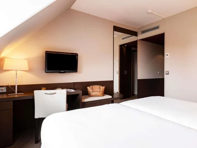 غرفة قياسية بسريرين منفصلين، Hotel Mercure Omaha Beach 3/10