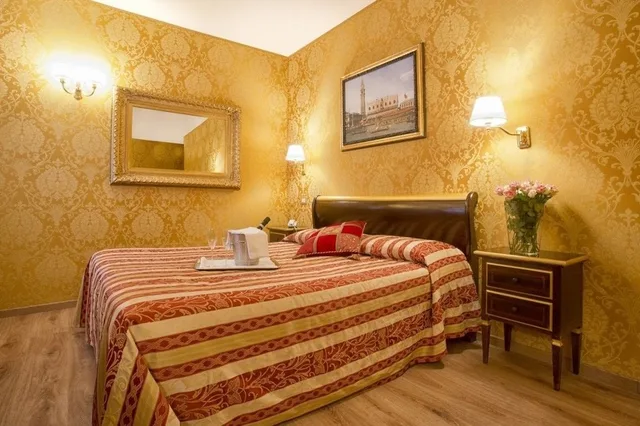 غرفة قياسية بسرير مزدوج، Residenza Goldoni 1/4