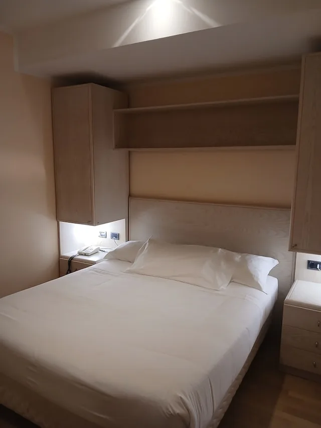 غرفة اقتصادية بسرير كوين، Hotel Chiaraluna 1/3