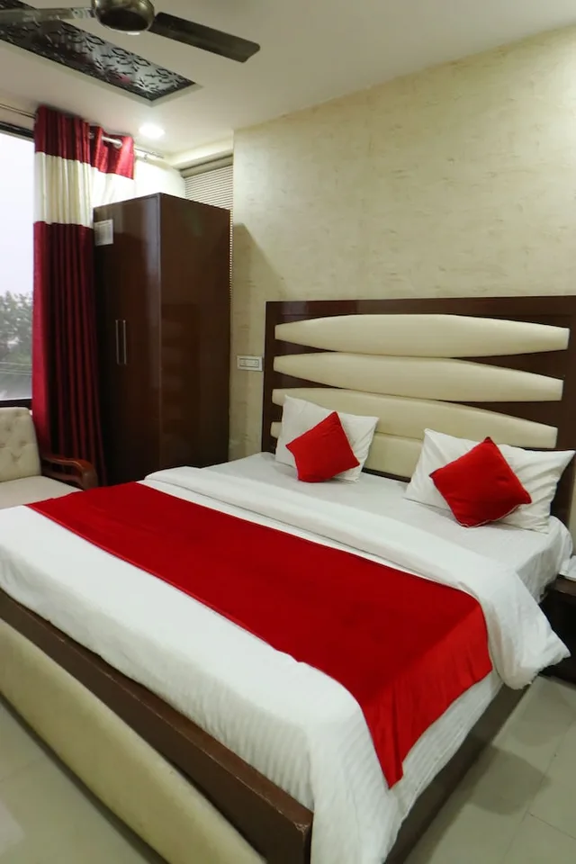 غرفة ديلوكس بسرير مزدوج، Hotel Eurasia Mohali Airport 2/5