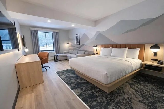 Suite, King Bed, Accessible, La Quinta Inn and Suites by Wyndham Leavenworth 4/7