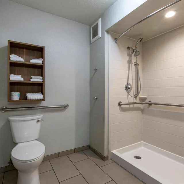 غرفة قياسية بسرير كينج لذوي الإعاقة، MainStay Suites Coeur d Alene, ID 4/6