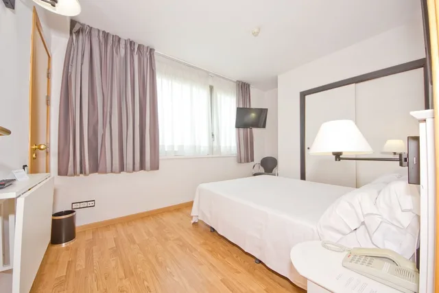 غرفة بسرير كوين، Aparthotel Atenea Valles 2/9
