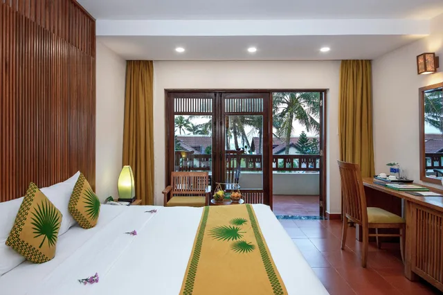 غرفة سوبيريور بسرير مزدوج بإطلالة جزئية على البحر، Palm Garden Beach Resort & Spa 2/2