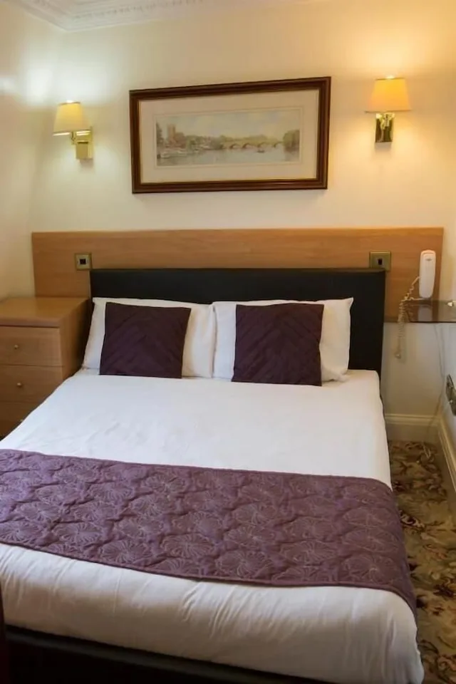 Studio, Double Bed, Westpoint Hotel 1/3