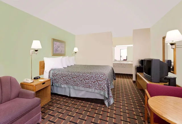 غرفة بسرير كينج، Days Inn by Wyndham Cleveland TN 10/10