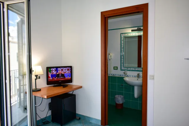Room, Double Bed, Street View، Hotel Amyclae 10/10
