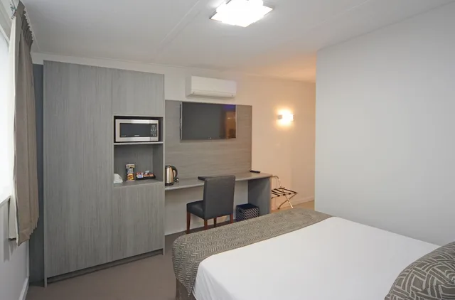 Motel, Queen Bed، The Bridge 2/7