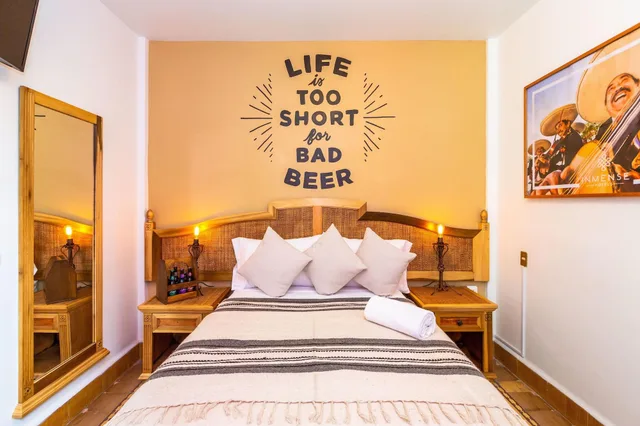 Private, Junior، Mala Vecindad Beer Hotel 7/10