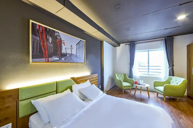 Deluxe, Twin Beds, No Window، The Noble Swan Saigon 1/2