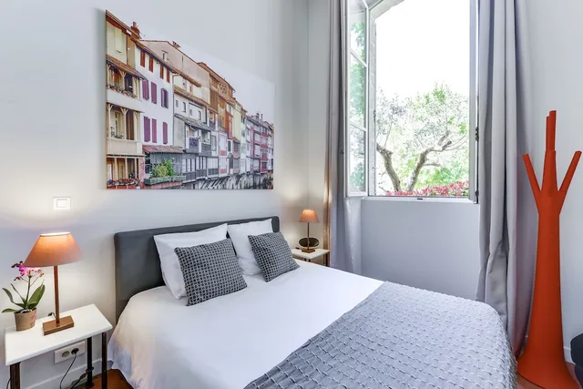 غرفة سوبيريور بسرير كوين، HOTEL DE L'ESTELOU 1/2