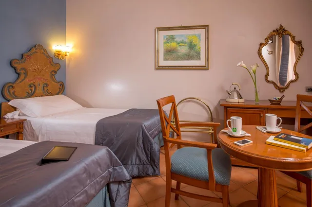 غرفة بسرير مزدوج أو سريرين منفصلين، Mozart Hotel Rome 9/10