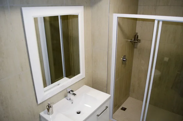 3 Bedrooms, Mayfair, Apartment, 2 Double and Twin Beds، Mayfair Luxury Apartments 2/2