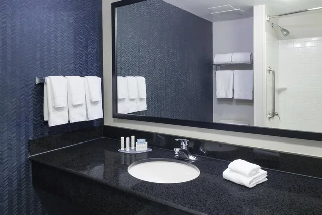 جناح بسرير كينج، Fairfield Inn & Suites Kansas City Overland Park 2/5
