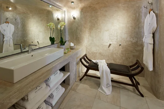 1 Bedroom, Honeymoon, Suite, Queen Bed, Caldera View, Sea View, Jetted Tub، Iliovasilema Suites 3/4
