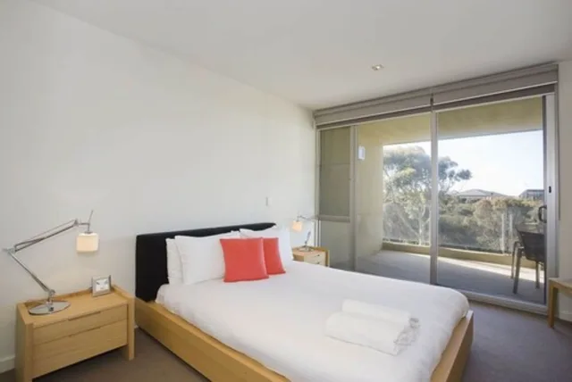 1 Bedroom, Deluxe, Apartment, Queen Bed, Resort View, Sofa, Wyndham Resort Torquay 1/1