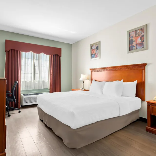 غرفة بسرير كوين لذوي الإعاقة، Quality Inn & Suites McAlester on Hwy 69 1/7