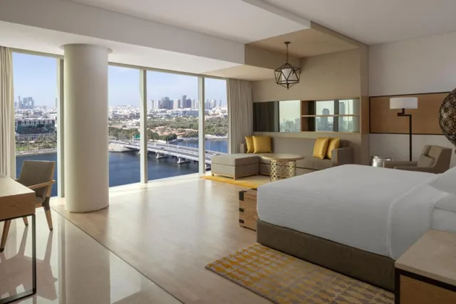 غرفة غراند ديلوكس بسرير مزدوج، Marriott Marquis Dubai Creek 2/4