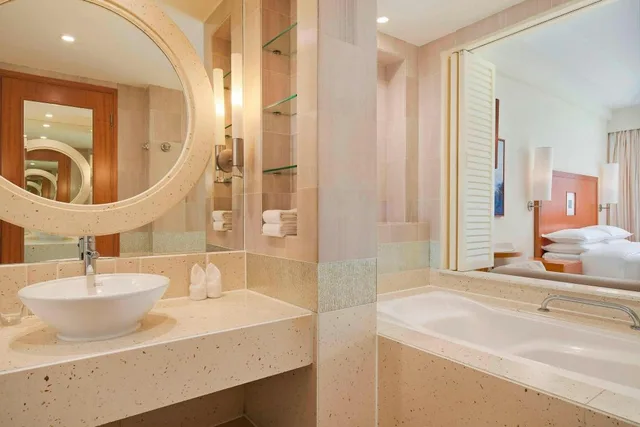 غرفة عائلية بسريرين مزدوجين بإطلالة على الحديقة بشرفة، Sheraton Sanya Resort 6/7