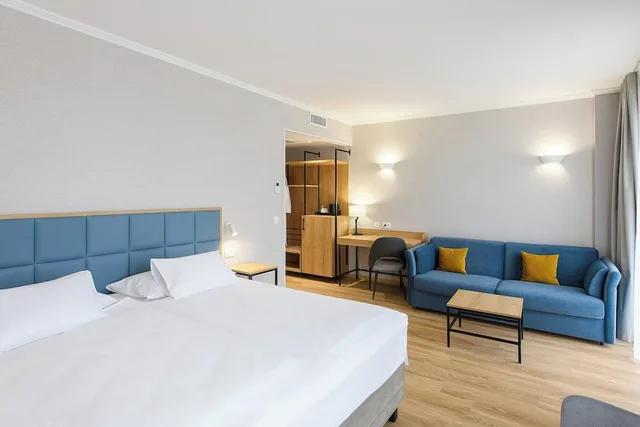Family, 2 Double Beds, Sofa, Eurostars Uhotel Ex Uhotel 3/8