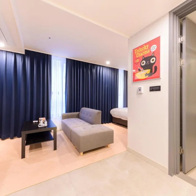 Room, Queen Bed, Ventimo Hotel and Residence Jeju 4/10