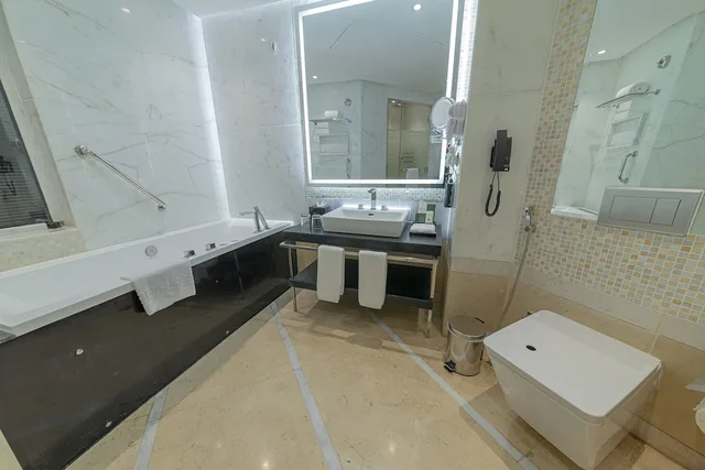 Deluxe, King Bed, Partial Sea View, City Tower، فندق ذا فينيو جدة الكورنيش(The Venue Jeddah Corniche) 5/6