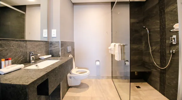 Standard Room, Holiday Inn Nairobi Two Rivers Mall an IHG Hotel 9/10