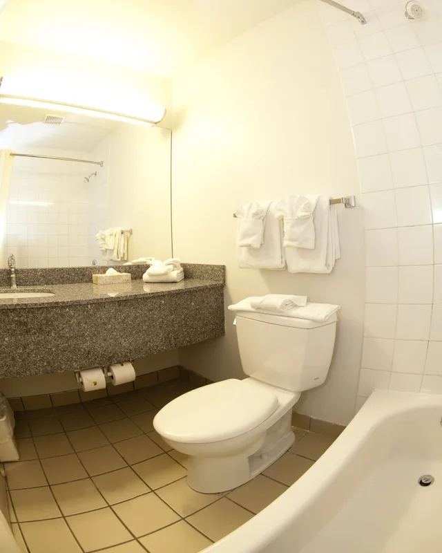 غرفة قياسية بسرير كينج، Super 8 by Wyndham Calgary Shawnessy Area 9/10