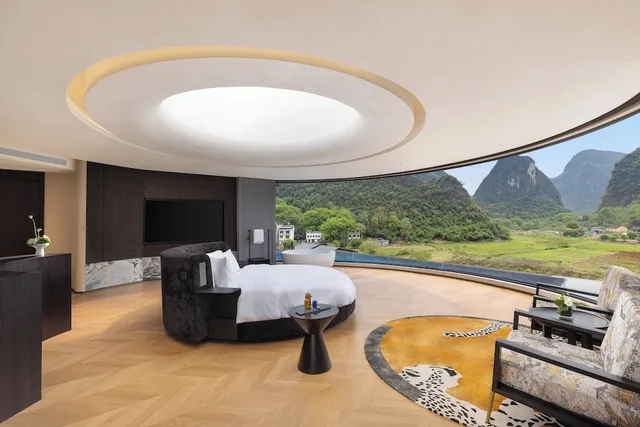 Premier, Suite, Single Bed, Sky View, Outdoor Pool، voco Guilin Yangshuo by IHG 1/4