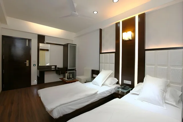 غرفة ديلوكس، HOTEL ATITHI 1/3