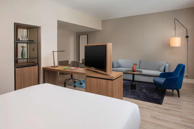 جناح جونيور بسرير كوين، Nh Trieste Hotel 1/4