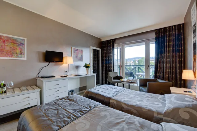 غرفة بريفيليج بسرير مزدوج أو سريرين منفصلين، Parc Hotel Gritti 1/3
