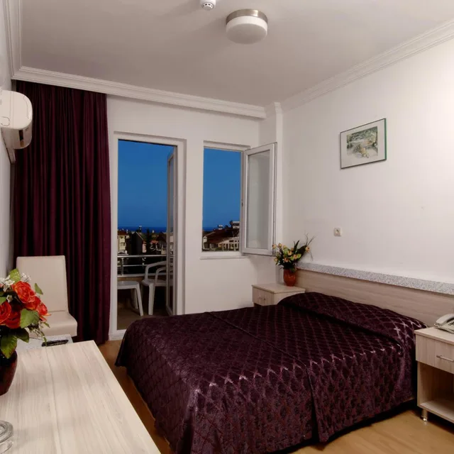 غرفة ثلاثية، Lara Diamond Hotel 5/10
